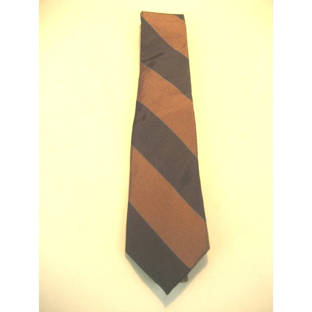 Oscar de la Renta 100% Silk Striped Design Necktie